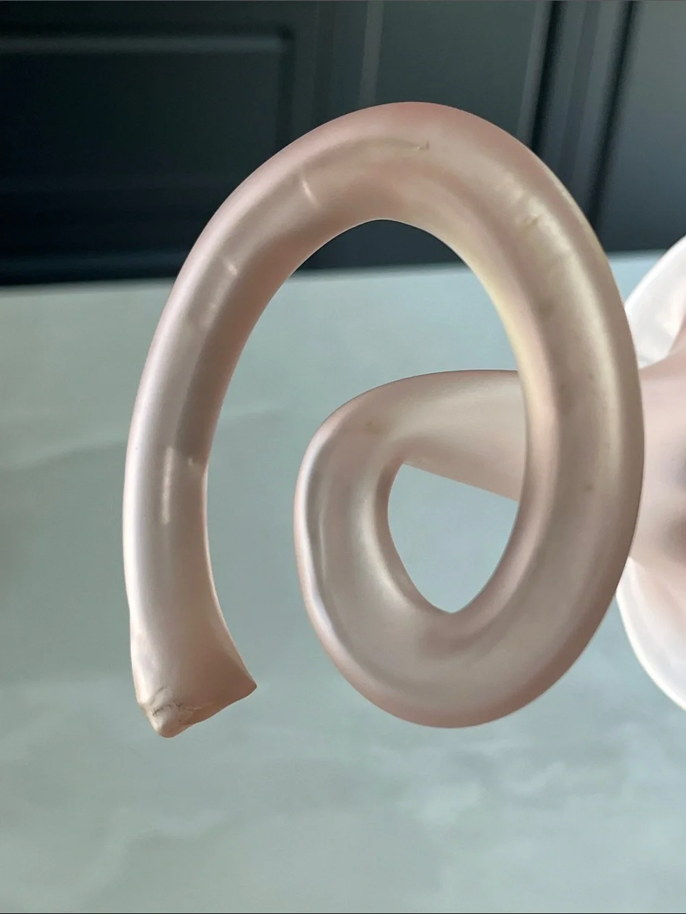 Stiver Italy Frosted Pink Lily Vase. Italian Matte Frosted Glass Vase. 1970. - Picture 7 of 8